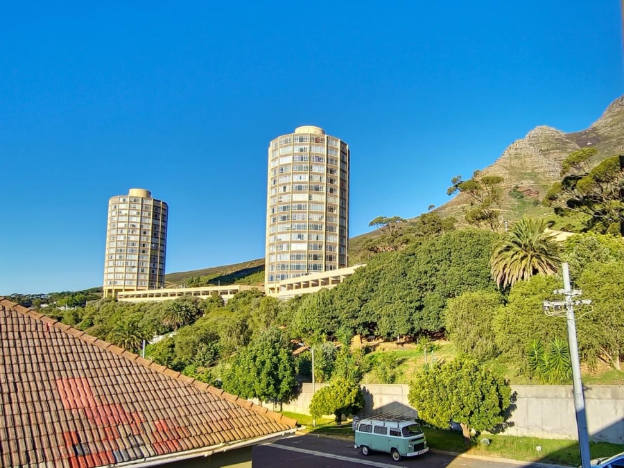 1 Bedroom Property for Sale in Vredehoek Western Cape